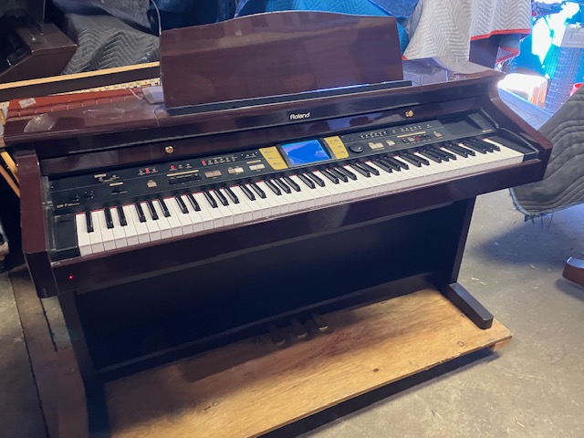 Roland KR-7